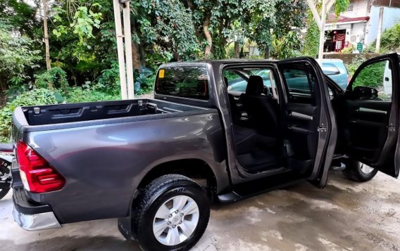Selling Grey Toyota Hilux 2020 in Antipolo-5