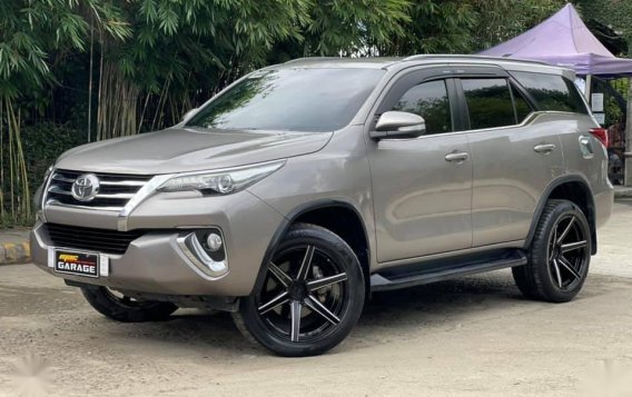 Brightsilver Toyota Fortuner 2018 for sale in Quezon-1