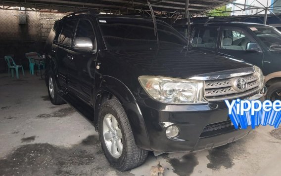 Selling Black Toyota Fortuner 2011 in Pasay-4