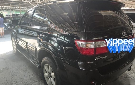 Selling Black Toyota Fortuner 2011 in Pasay-1