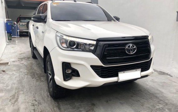 White Toyota Hilux 2019 for sale in Manila-2