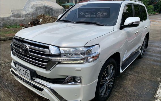 Selling Pearl White Toyota Land Cruiser 2018 in Quezon-1