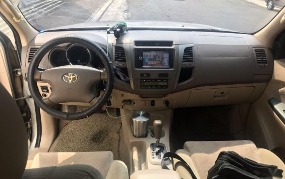 Selling Pearl White Toyota Fortuner 2006 in Taguig-6
