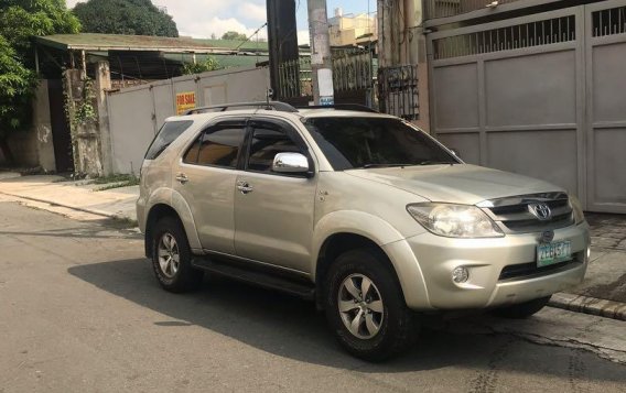 Selling Pearl White Toyota Fortuner 2006 in Taguig-1