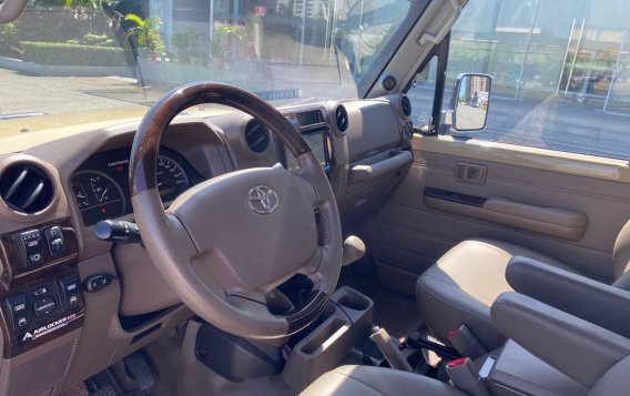 Yellow Toyota Land Cruiser 2017 for sale in Pasig-1