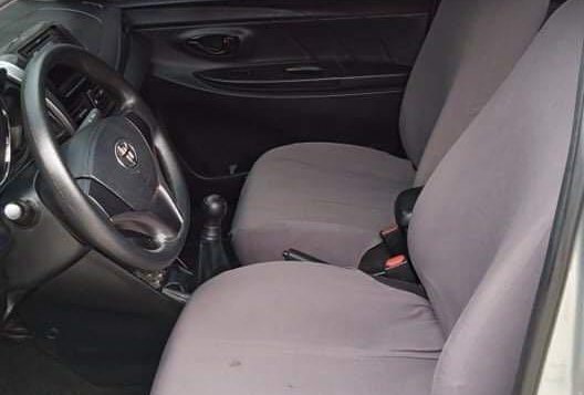 Selling Pearl White Toyota Vios 2016 in Quezon-7