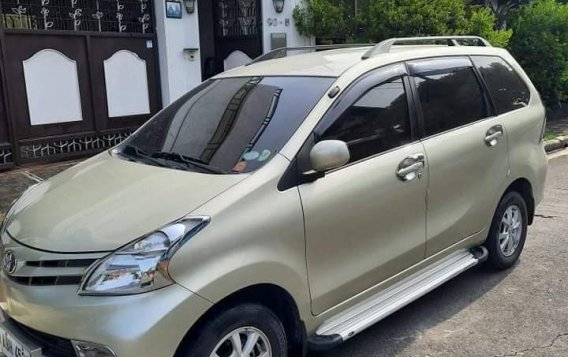 Selling Pearl White Toyota Avanza 2015 in Cainta-5