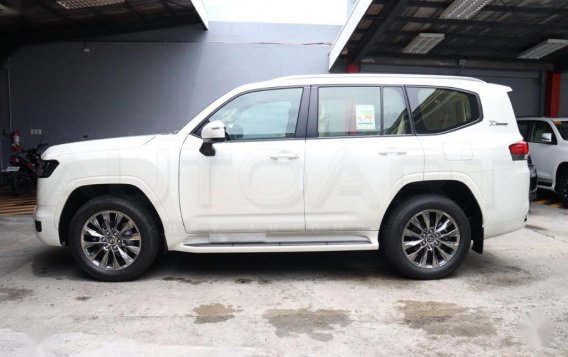 White Toyota Land Cruiser 2022 for sale in Quezon-4