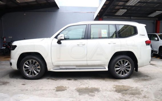 White Toyota Land Cruiser 2022 for sale in Quezon-4