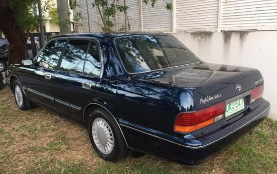 Selling Black Toyota Crown 1996 in Caloocan-2