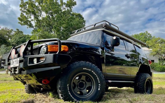 Selling Black Toyota Fj Cruiser 2015 in Angeles-5