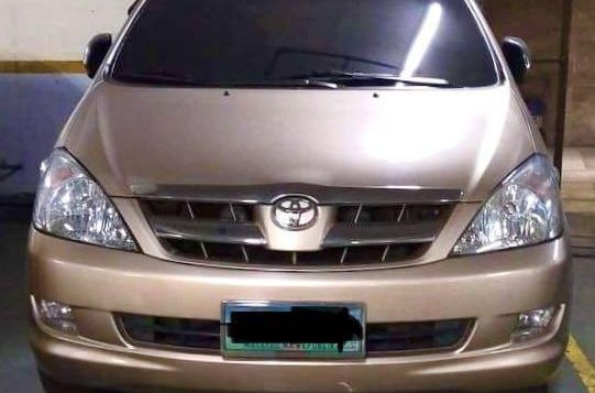 Selling Silver Toyota Innova 2005 in Manila