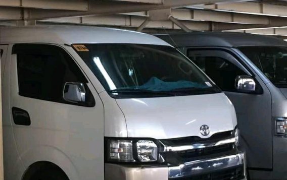 Pearl White Toyota Hiace 2016 for sale in Automatic