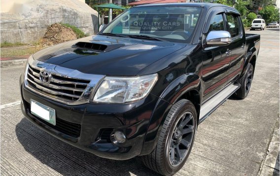 Black Toyota Hilux 2011 for sale in Mandaluyong-1