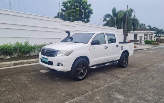 Selling White Toyota Hilux 2013 in Muntinlupa-2