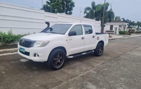 Selling White Toyota Hilux 2013 in Muntinlupa-9