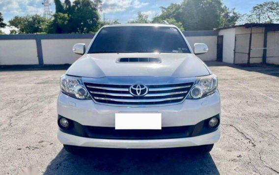 Pearl White Toyota Fortuner 2013 for sale in Malvar-1