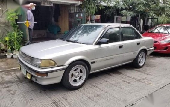 Selling Pearl White Toyota Corolla 1990 in Quezon-1