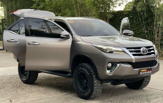 Selling Silver Toyota Fortuner 2018 in Quezon-3