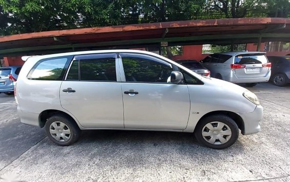 Selling Silver Toyota Innova 2010 in Taguig-2