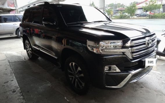 Selling Black Toyota Land Cruiser 2016 in Cainta