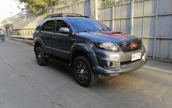 Selling Grey Toyota Fortuner 2015 in Malabon-2