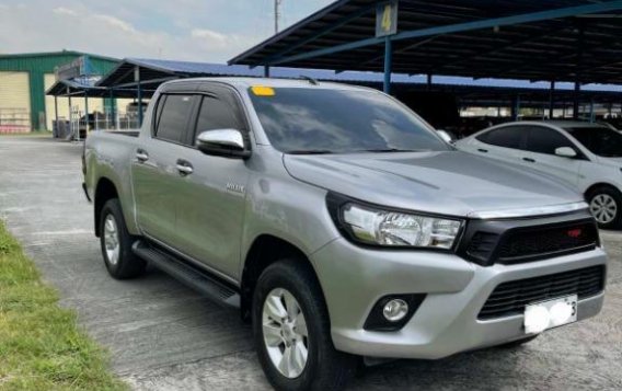Silver Toyota Hilux 2019 for sale in Automatic-2