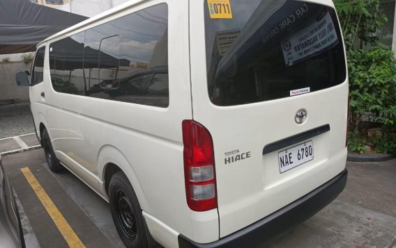 Pearl White Toyota Hiace 2017 for sale in Manual-3