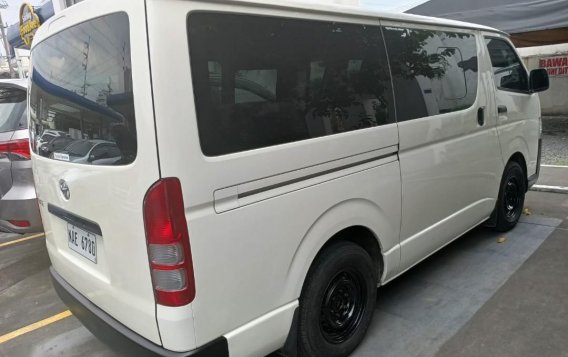 Pearl White Toyota Hiace 2017 for sale in Manual-1