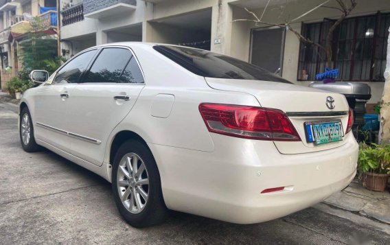 Pearl White Toyota Camry 2010 for sale in Quezon City-3