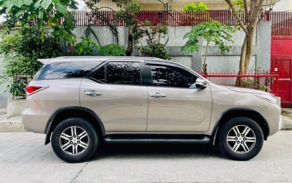 Selling Grey Toyota Fortuner 2016 -3