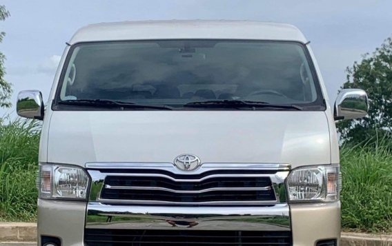 Pearl White Toyota Hiace Super Grandia 2018 for sale in Automatic-2