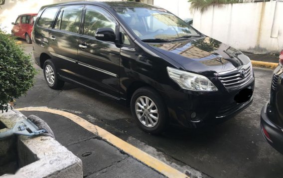 Black Toyota Innova 2012 for sale in Automatic-1