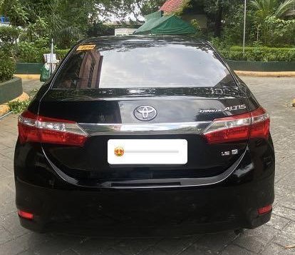 Selling Black Toyota Corolla Altis 2016 in San Juan-2