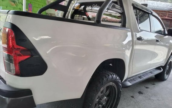 Pearl White Toyota Conquest 2018 for sale in Las Piñas-5