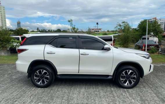 Pearl White Toyota Fortuner 2017 for sale in Pasig-6