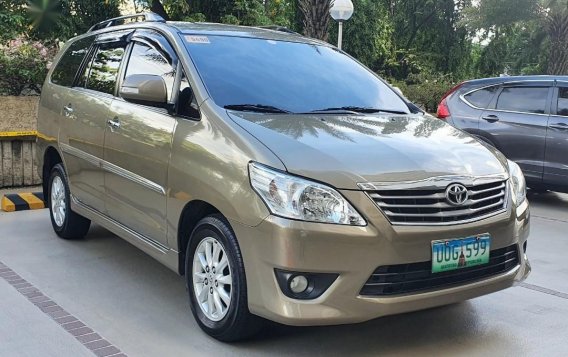 Selling Grey Toyota Innova 2012 in Makati-1