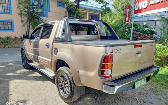 Beige Toyota Hilux 2010 for sale in Meycauayan-2