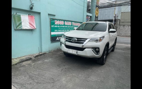 Selling White Toyota Fortuner 2018 SUV 