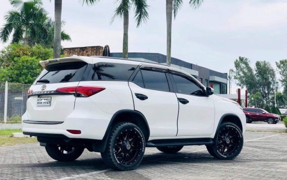 White Toyota Fortuner 2018 for sale in Jaen-2