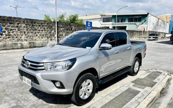 Selling Silver Toyota Hilux 2020 in Las Piñas-1