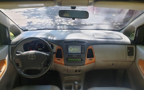 Selling Brown Toyota Innova 2011 in Cebu-3