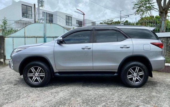 Selling Silver Toyota Fortuner 2018 in Cainta-3