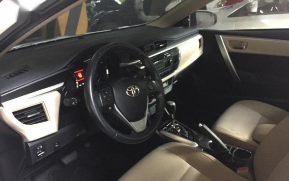 Pearl White Toyota Corolla Altis 2014 for sale in Pasay -4