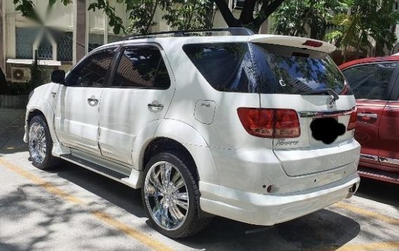 Selling Pearl White Toyota Fortuner 2007 in Quezon-2