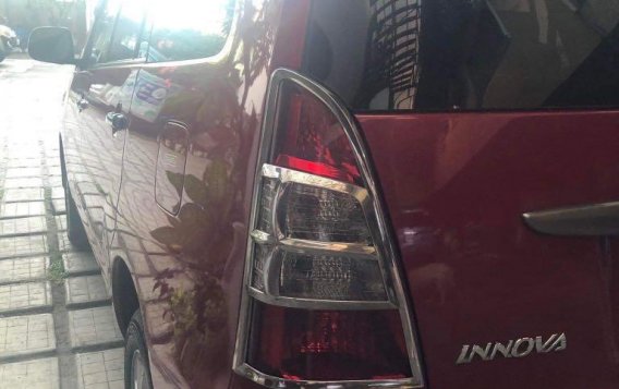 Selling Red Toyota Innova 2013 in Pasig-2