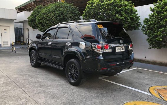 Selling Black Toyota Fortuner 2015 in Quezon -2