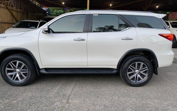 Selling White Toyota Fortuner 2017 -2
