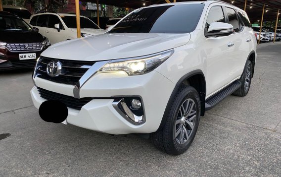 Selling White Toyota Fortuner 2017 -1
