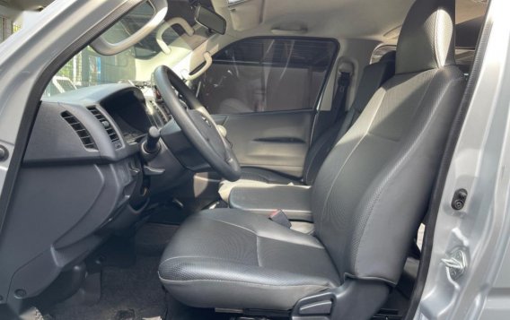 Silver Toyota Hiace 2020 for sale in Las Piñas-5